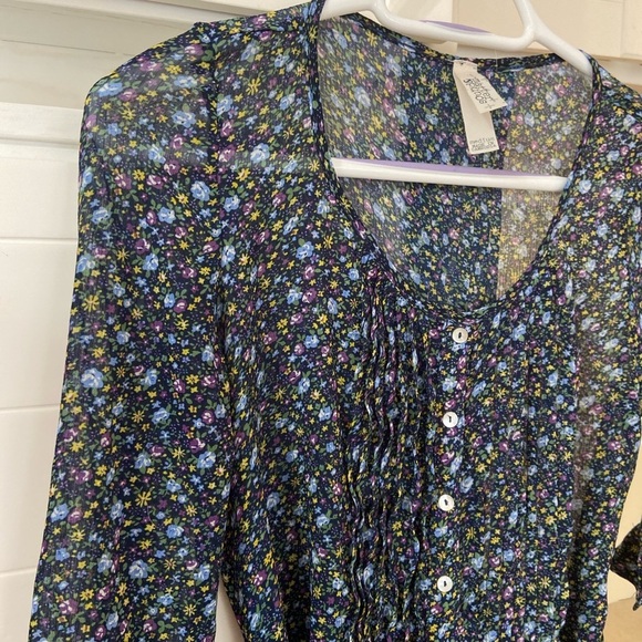 Blue Floral Blouse - Picture 2 of 4